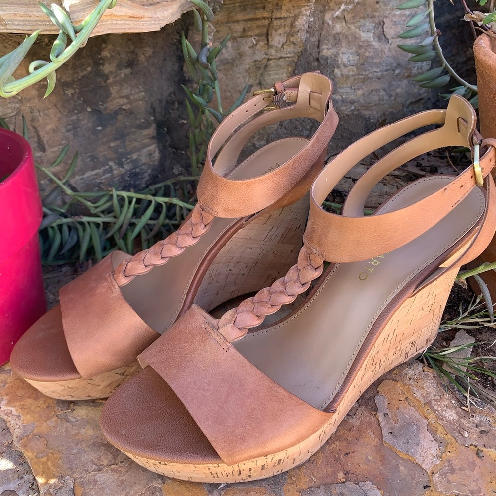 Wedge Sandals High Heel Franco Sarto T Strap Serenity Y2 Like NEW size 9.5